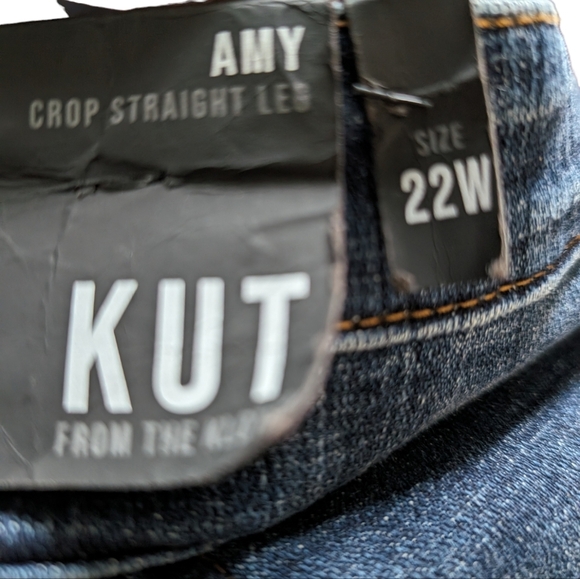KUT From the Kloth Amy Straight Plus Size Leg Crop Roll-Up Jeans. . .Size 22W - Picture 8 of 10
